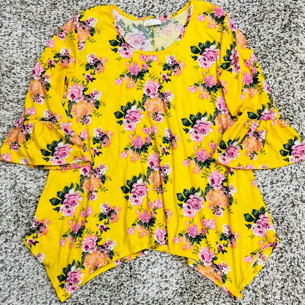 XL Bobbie Brooks Yellow Floral Bell Sleeve Asymmetrical Top